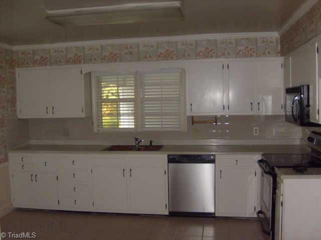 2841 St George Road Winston-Salem, NC 27106 - Photo 6 of 8 Other. Kitchen