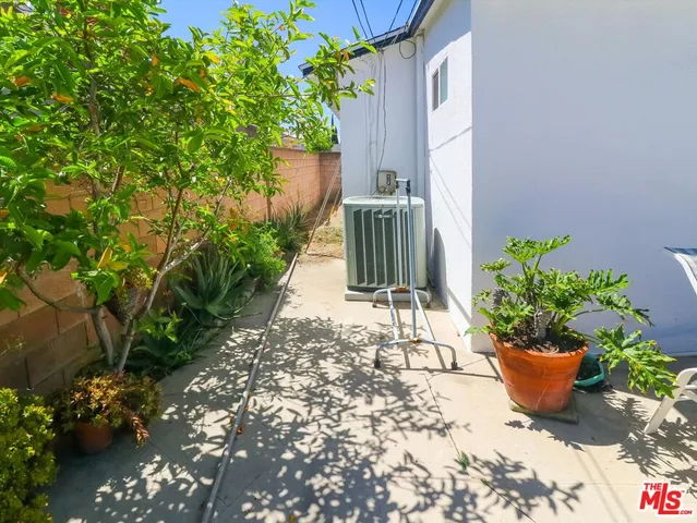 $1,024,999 | 13127 Hartland Street, North Hollywood, CA 91605
