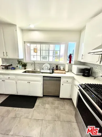 $1,024,999 | 13127 Hartland Street, North Hollywood, CA 91605