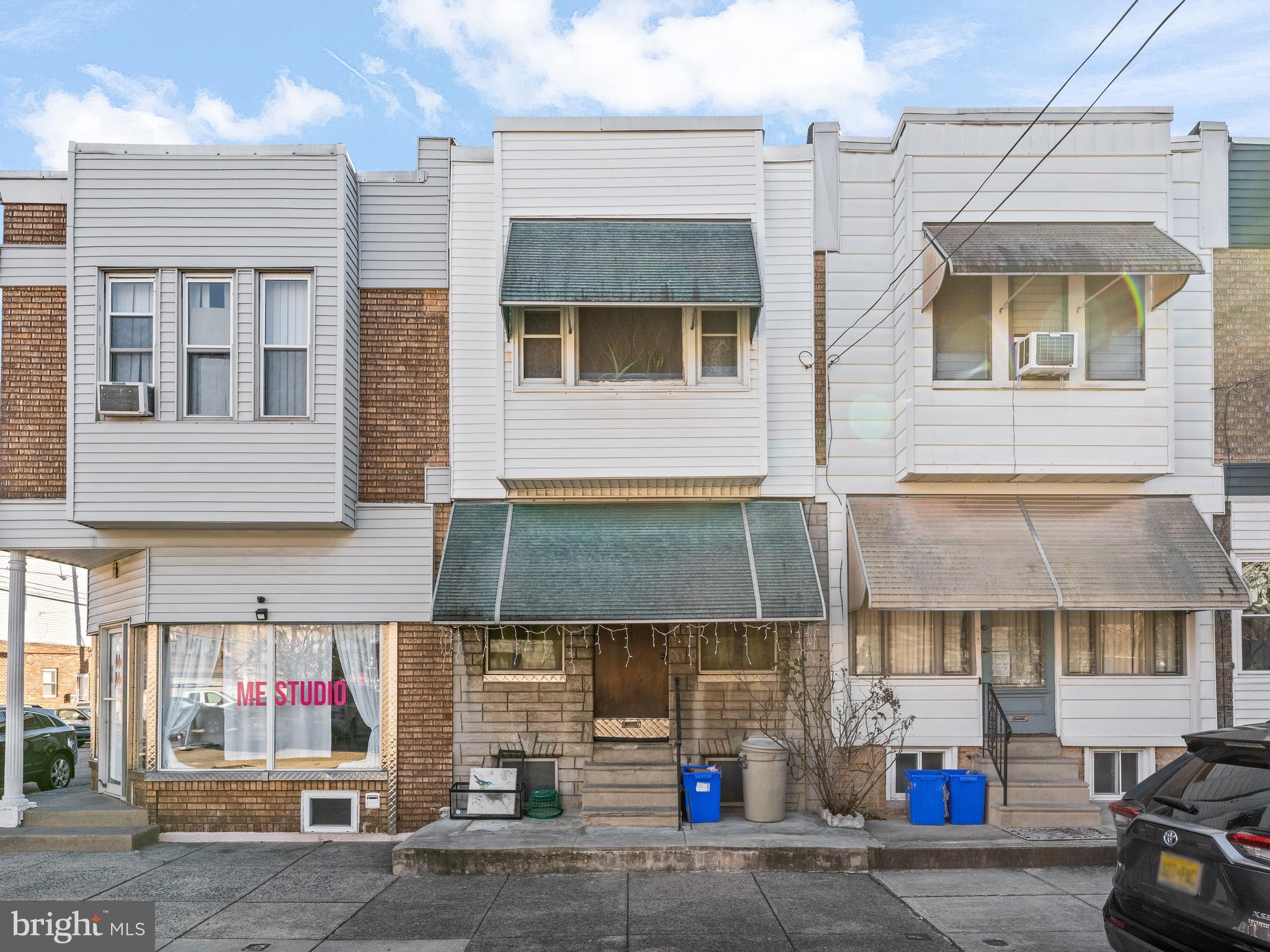 2203 South Lambert Street Philadelphia, PA 19145 - Photo 1 of 25
