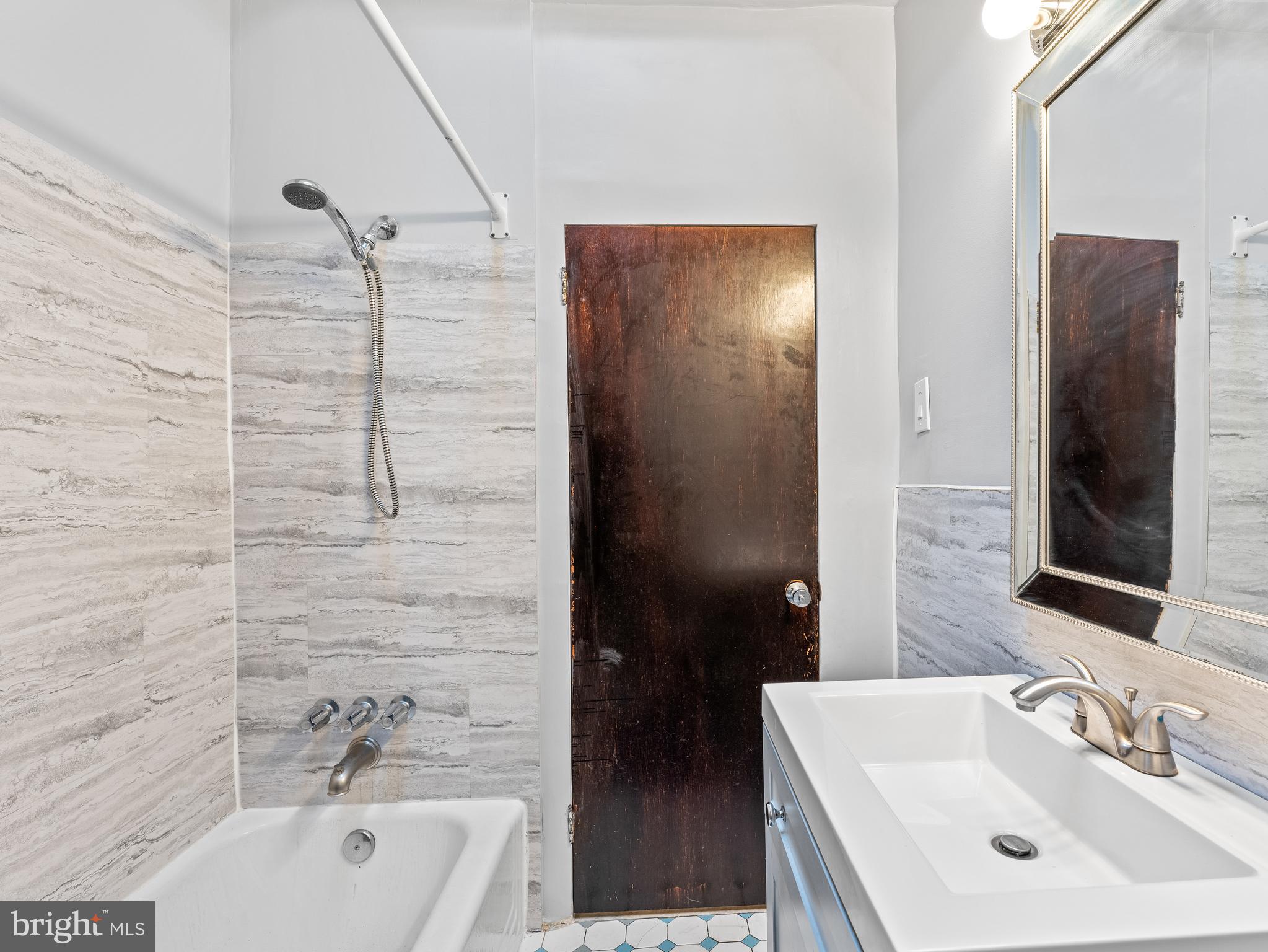 2203 South Lambert Street Philadelphia, PA 19145 - Photo 17 of 25