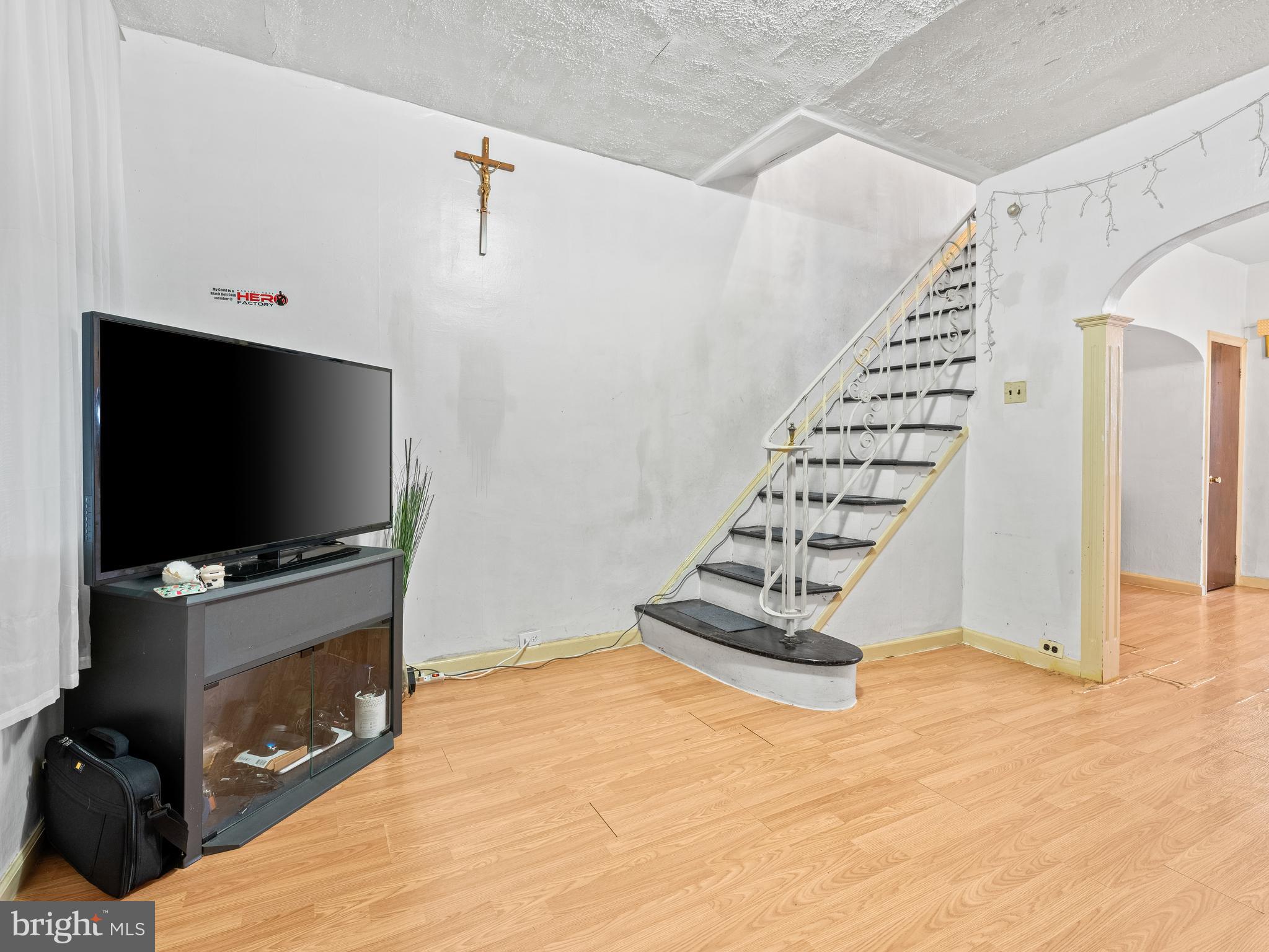 2203 South Lambert Street Philadelphia, PA 19145 - Photo 7 of 25