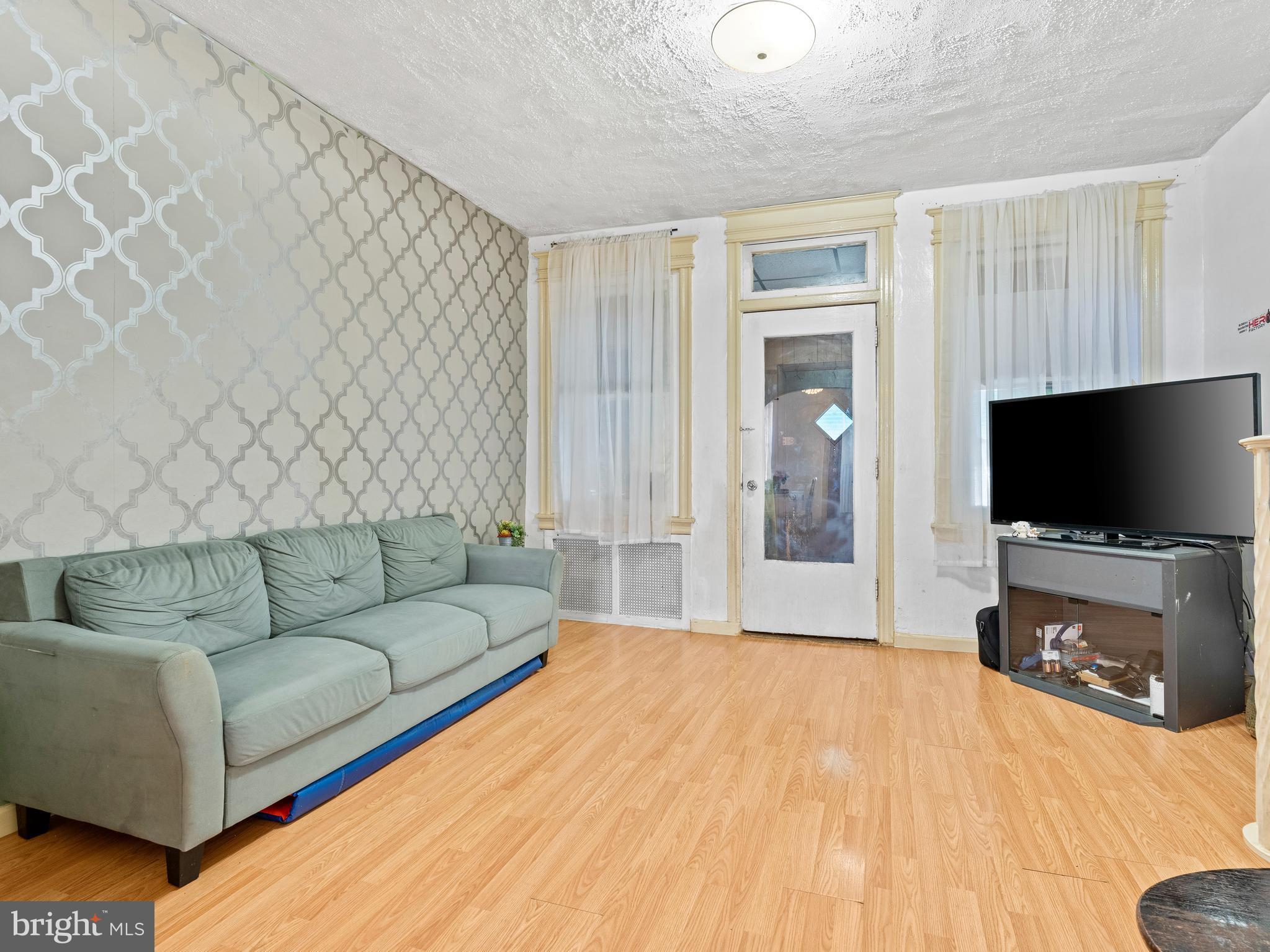 2203 South Lambert Street Philadelphia, PA 19145 - Photo 8 of 25