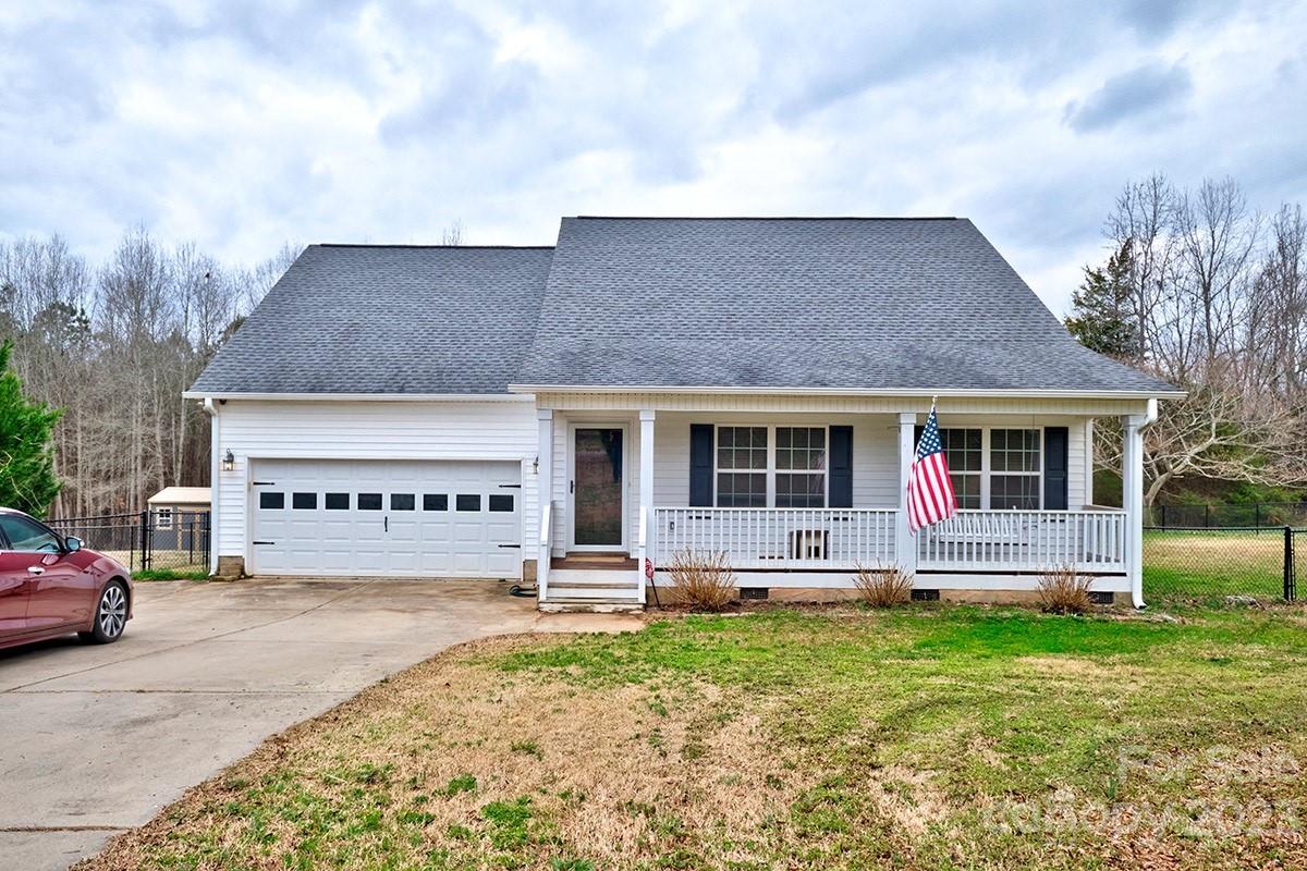 276 Springlake Road, Unit 6 York, SC 29745 - Photo 1 of 31 a front view of a house with garden