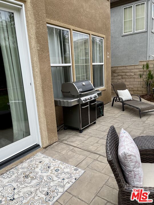 152 Park Hill Road Simi Valley, CA 93065 - Photo 15 of 16 a living room with furniture