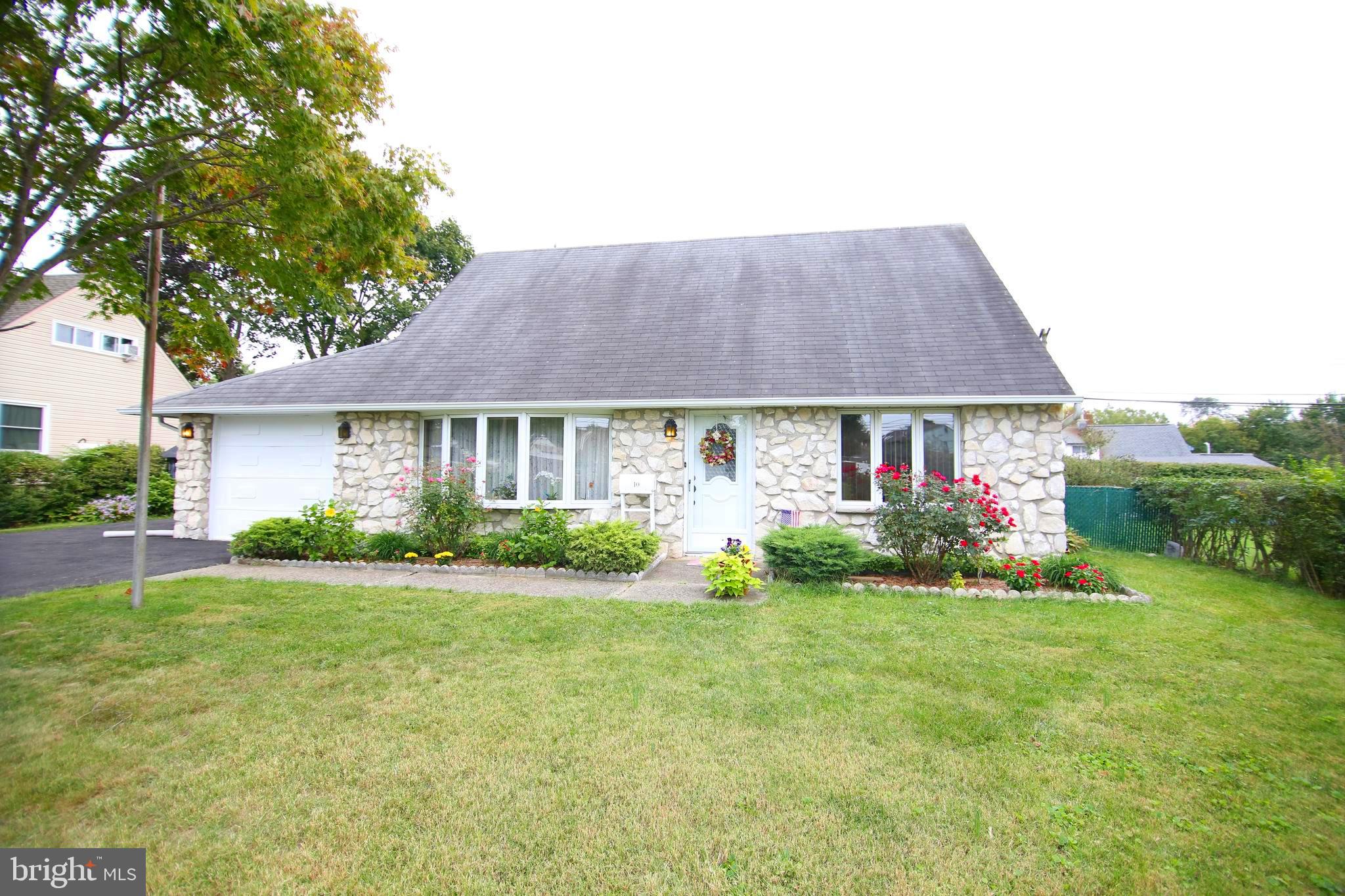 10 Cameo Road Levittown, PA 19057 - Photo 1 of 21 Gallery Image 1