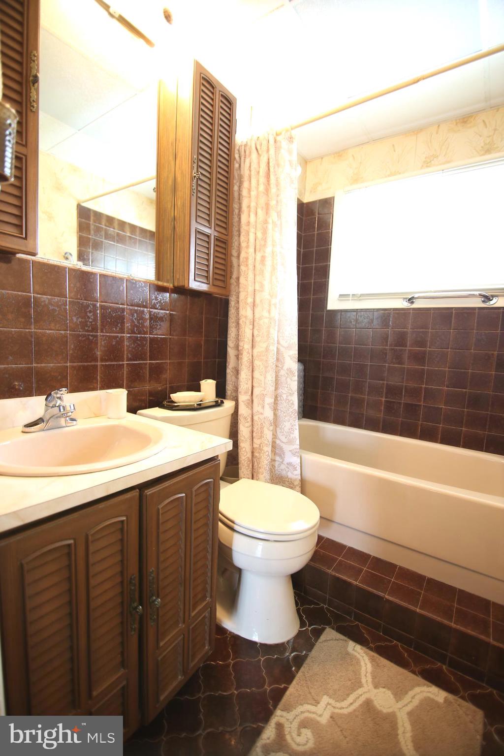 10 Cameo Road Levittown, PA 19057 - Photo 15 of 21 Gallery Image 15