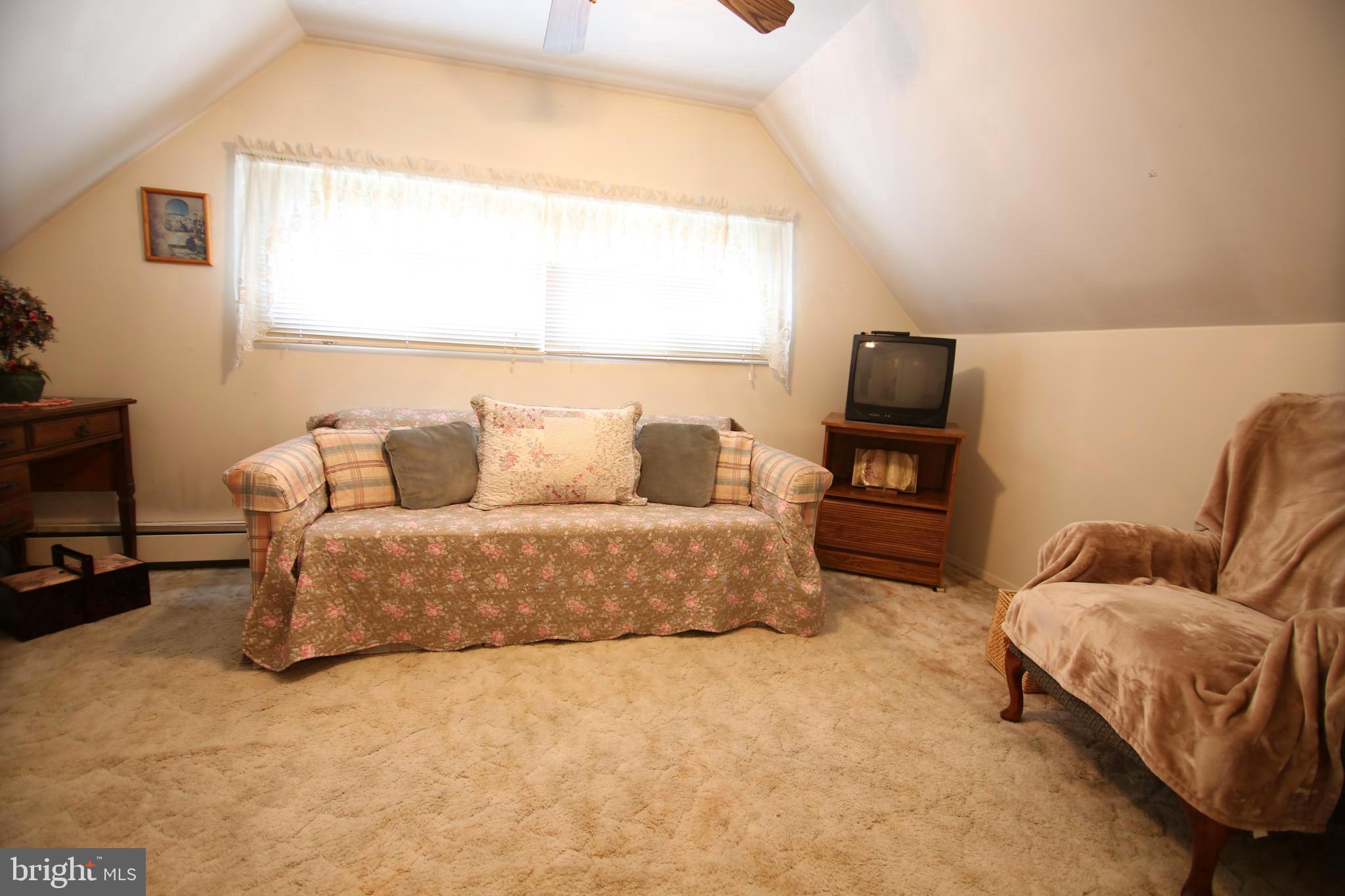 10 Cameo Road Levittown, PA 19057 - Photo 17 of 21 Gallery Image 17