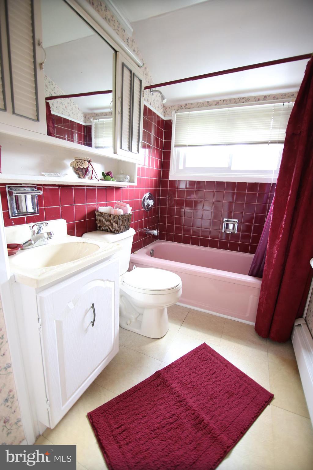 10 Cameo Road Levittown, PA 19057 - Photo 18 of 21 Gallery Image 18