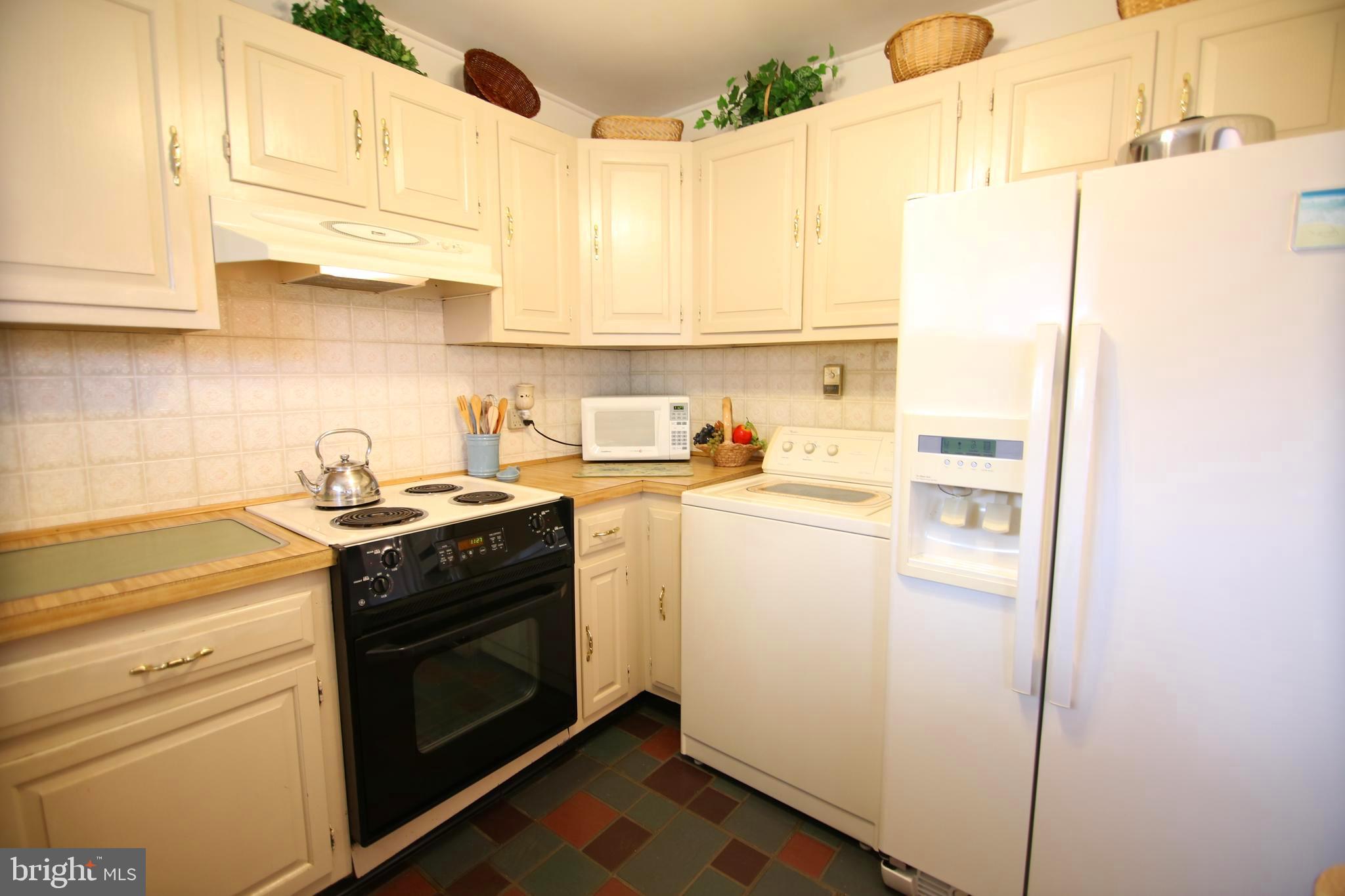 10 Cameo Road Levittown, PA 19057 - Photo 6 of 21 Gallery Image 6