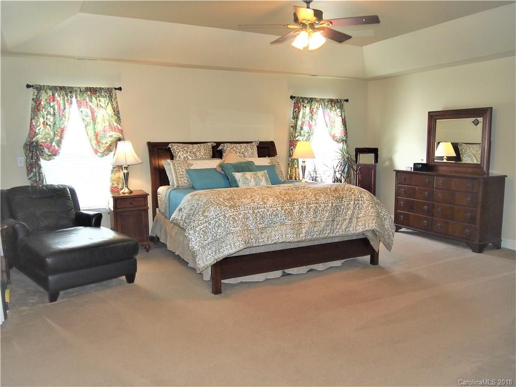 10929 Rousay Road Charlotte, NC 28278 - Photo 13 of 27 Gallery Image 13