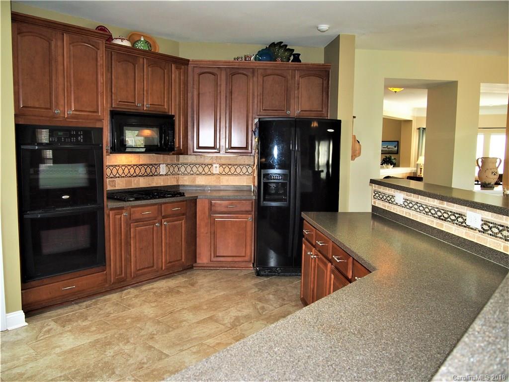 10929 Rousay Road Charlotte, NC 28278 - Photo 5 of 27 Gallery Image 5