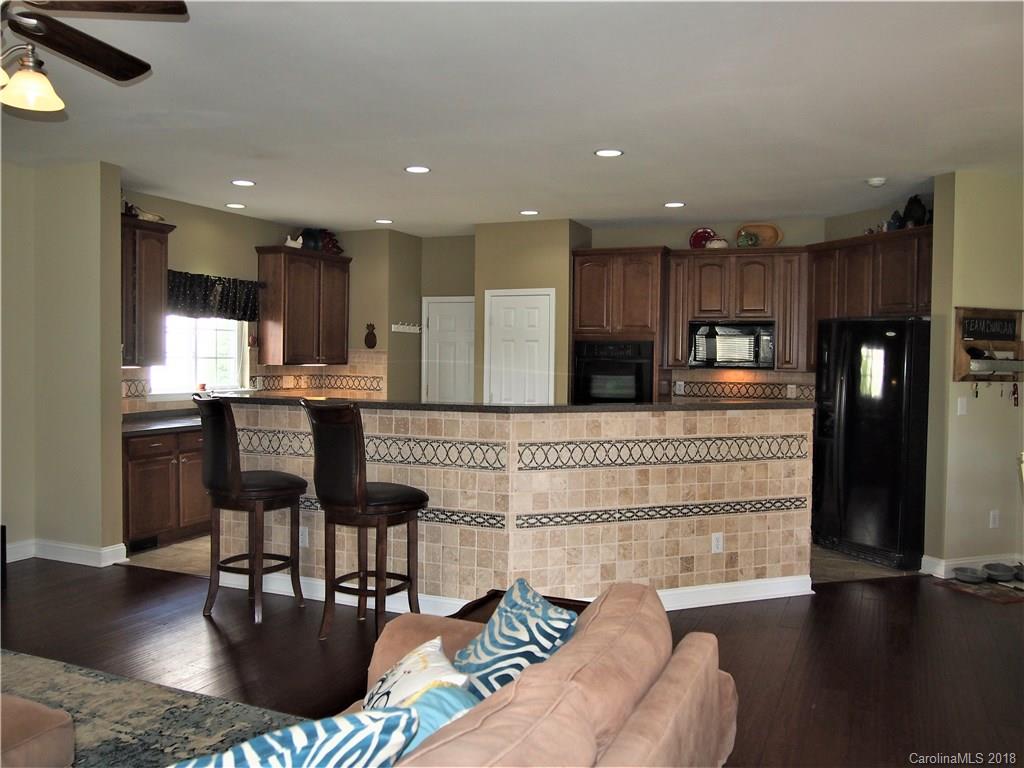 10929 Rousay Road Charlotte, NC 28278 - Photo 7 of 27 Gallery Image 7