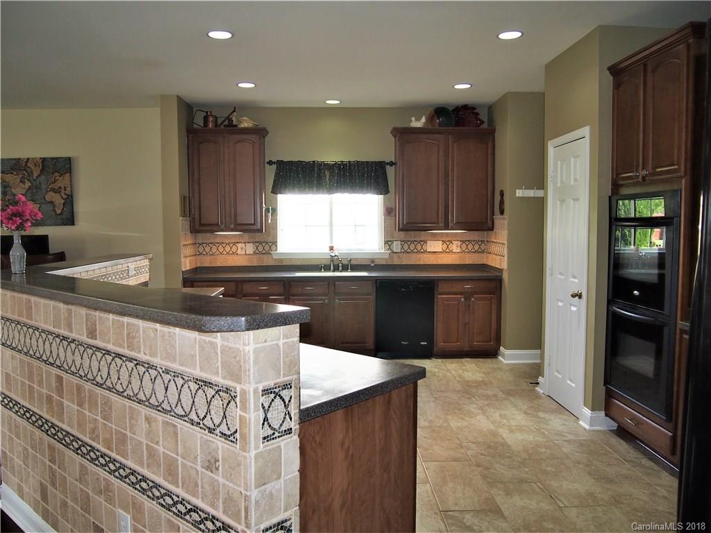 10929 Rousay Road Charlotte, NC 28278 - Photo 8 of 27 Gallery Image 8