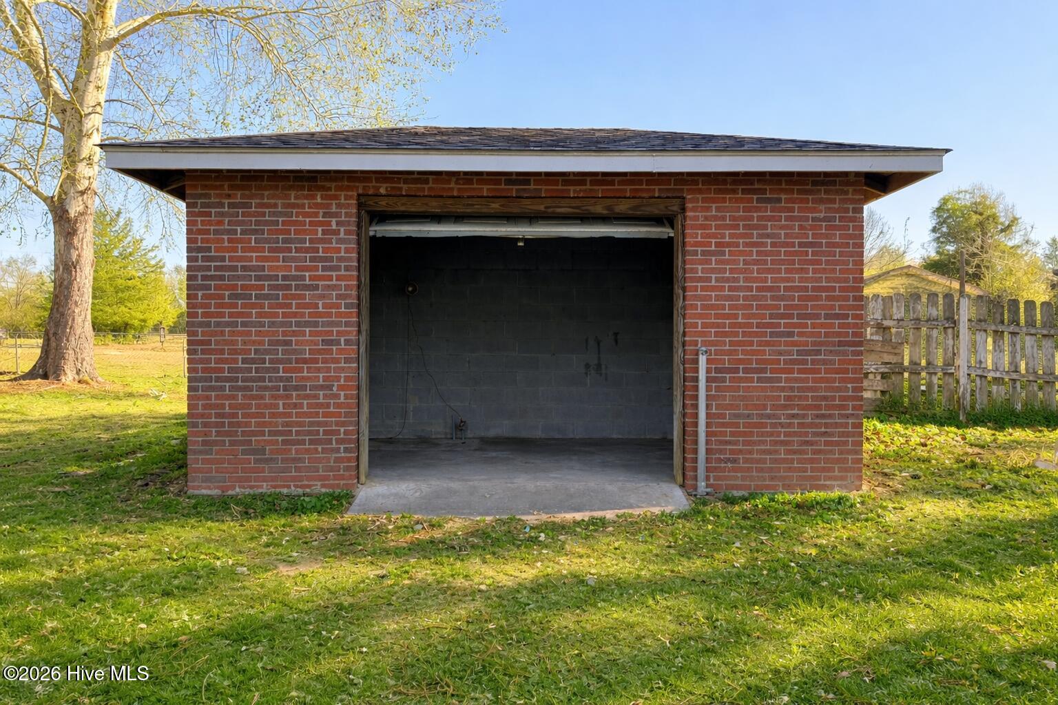 721 Bell Williams Road Burgaw, NC 28425 - Photo 2 of 19 garage