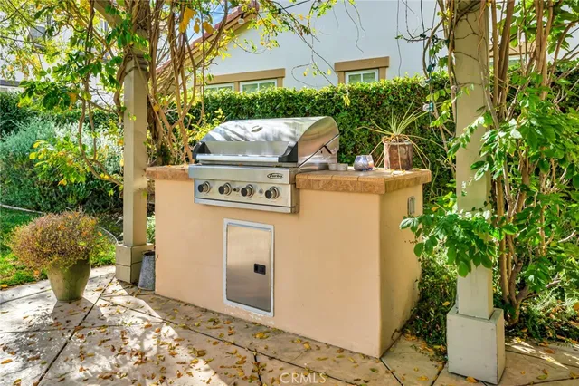 $7,900 | 4694 Luna Court, Calabasas, CA 91302