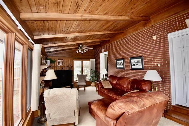 2477 West Warwick Road Muncie, IN 47304 - Photo 8 of 35 Gallery Image 8