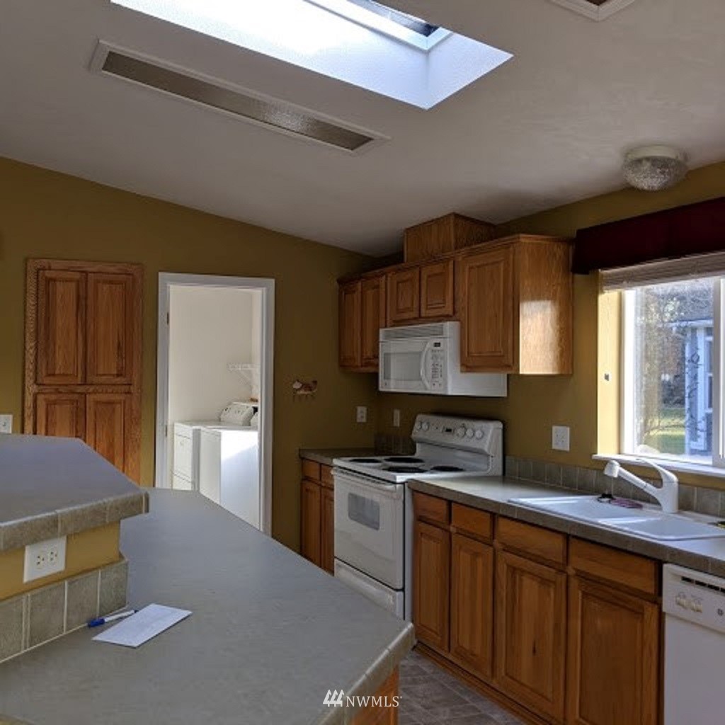 652 Osborn Road, Unit 9 Port Angeles, WA 98362 - Photo 3 of 13