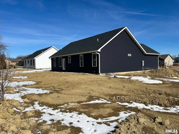 $399,000 | 1217 Parkview Drive, Eureka, IL 61530