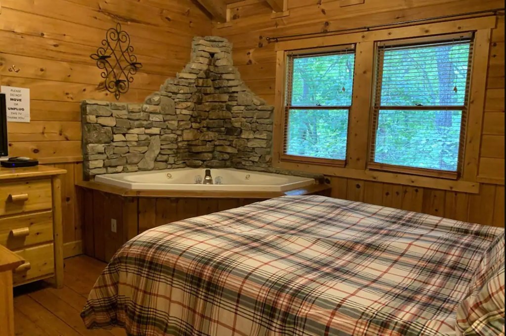 1119 Pine Mountain Road Sevierville, TN 37862 - Photo 11 of 16 Gallery Image 11