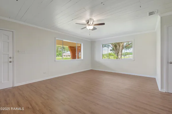 $1,650 | 17642 Pelican Road, Erath, LA 70533