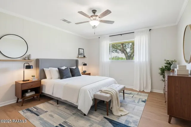 $1,900 | 17639 Pelican Road, Unit RENTAL, Erath, LA 70533