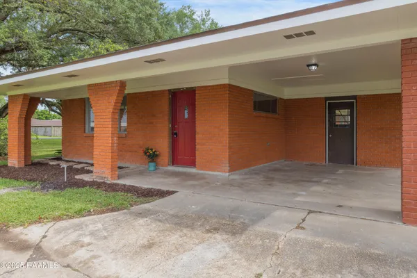 $1,650 | 17642 Pelican Road, Erath, LA 70533