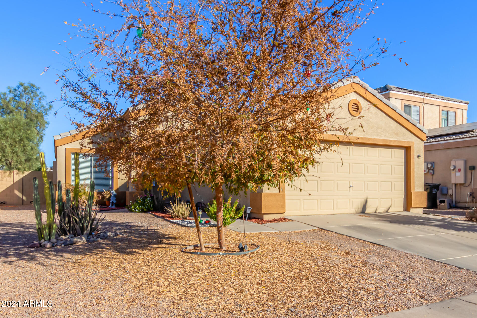 12322 West Larkspur Road El Mirage, AZ 85335 - Photo 4 of 31 04 - Larkspur