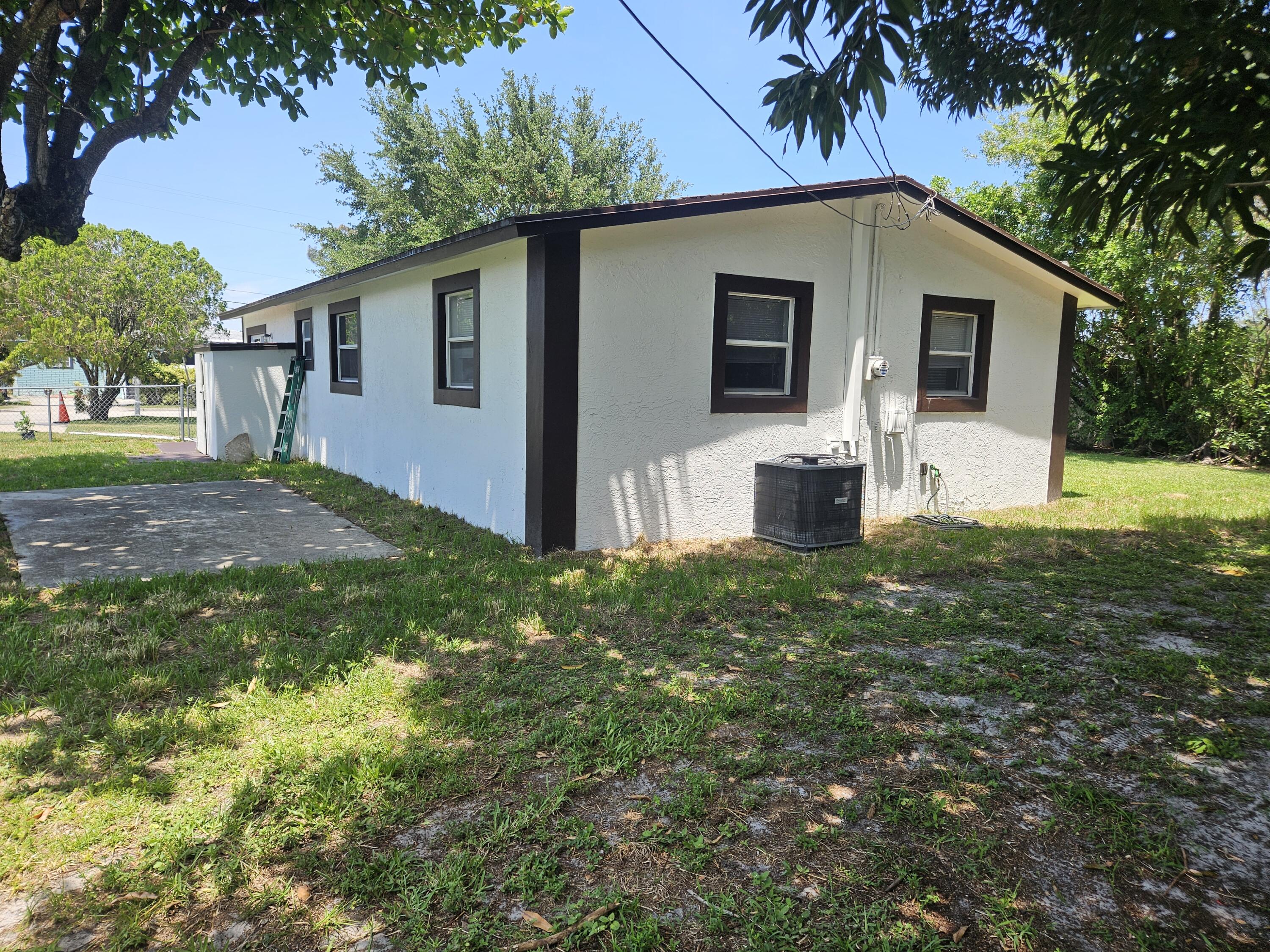 1605 West 10th Street Riviera Beach, FL 33404 - Photo 21 of 52 20260509_140623