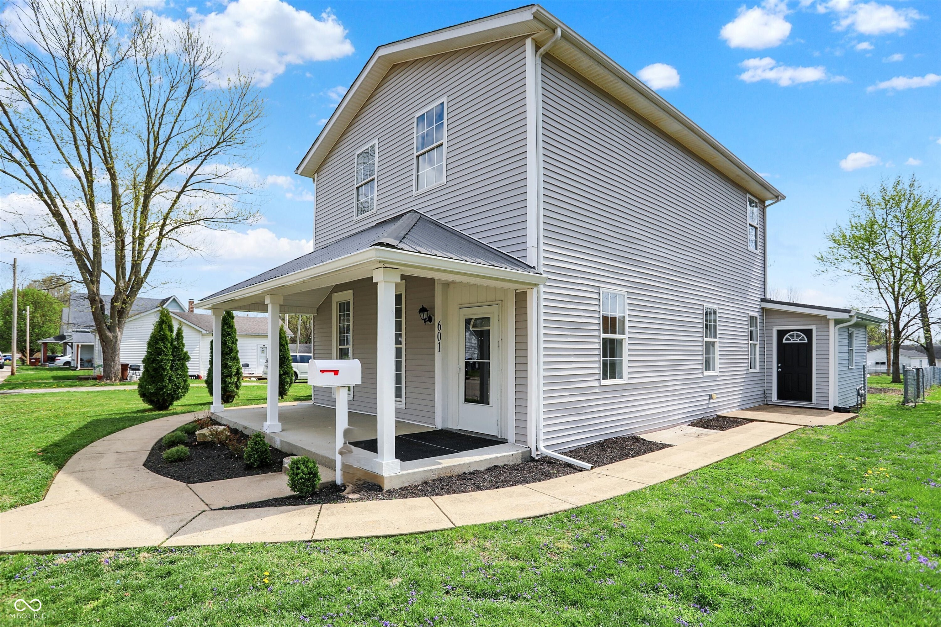 601 East Thompson Street Edinburgh, IN 46124 - Photo 3 of 50