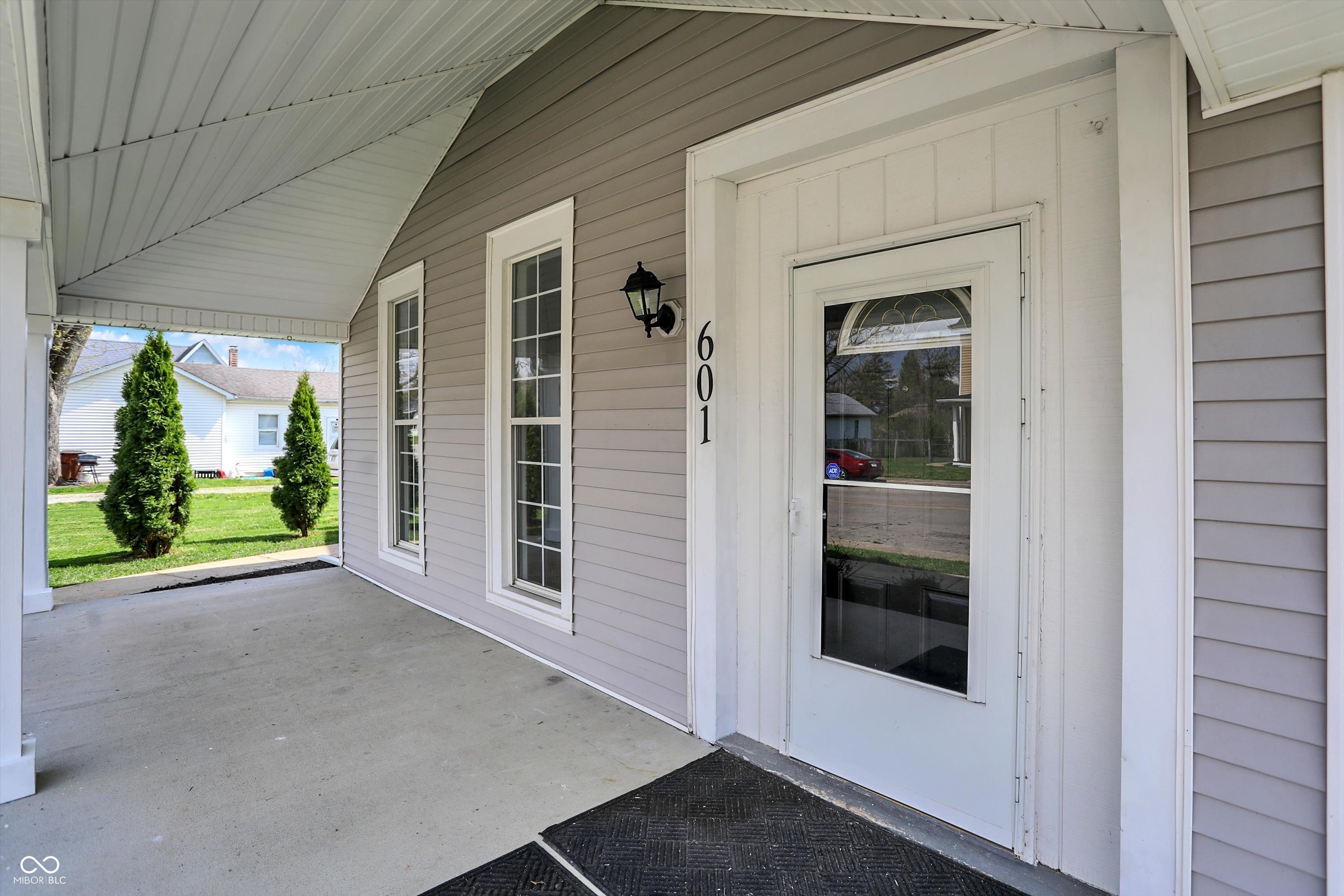 601 East Thompson Street Edinburgh, IN 46124 - Photo 4 of 50