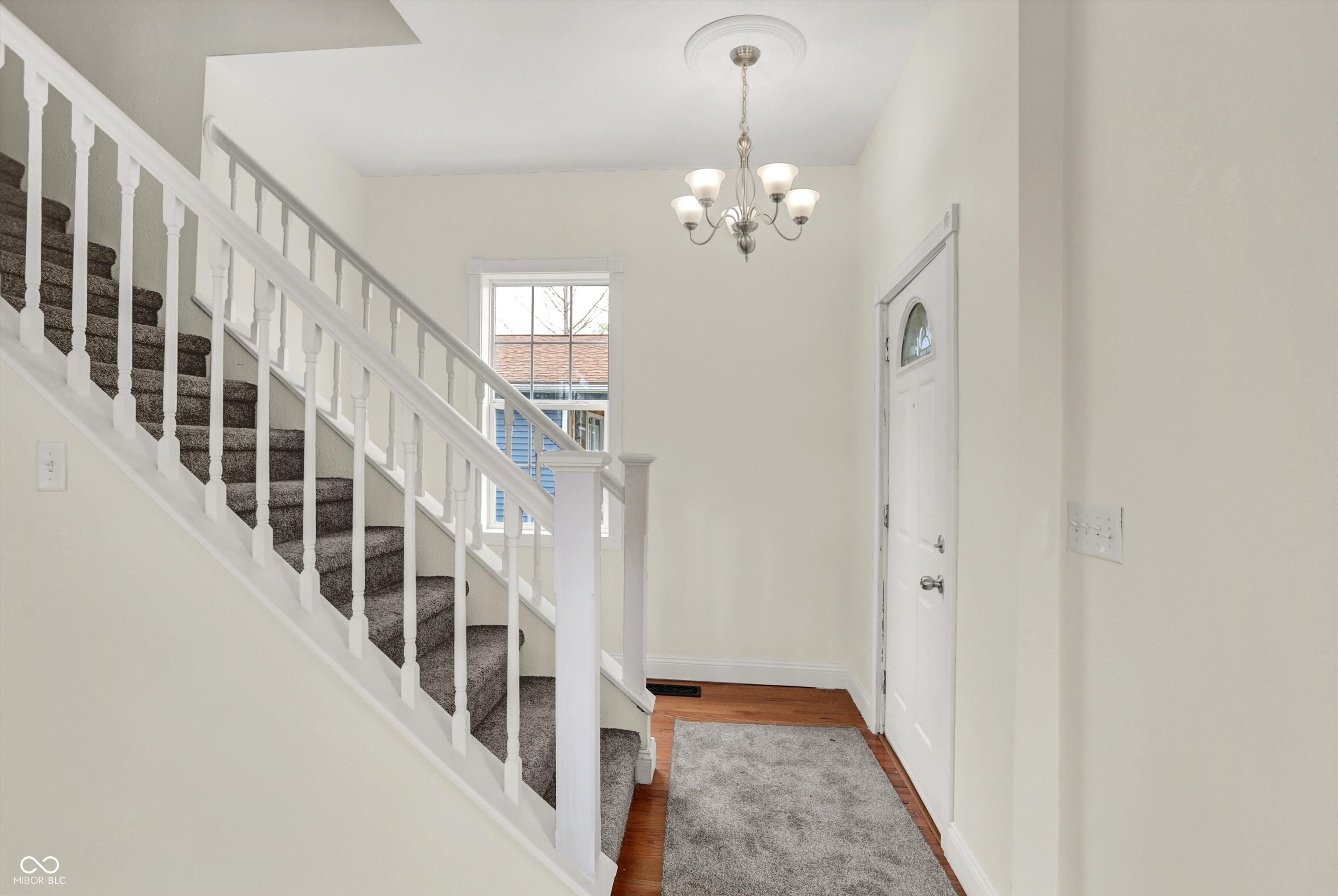 601 East Thompson Street Edinburgh, IN 46124 - Photo 5 of 50