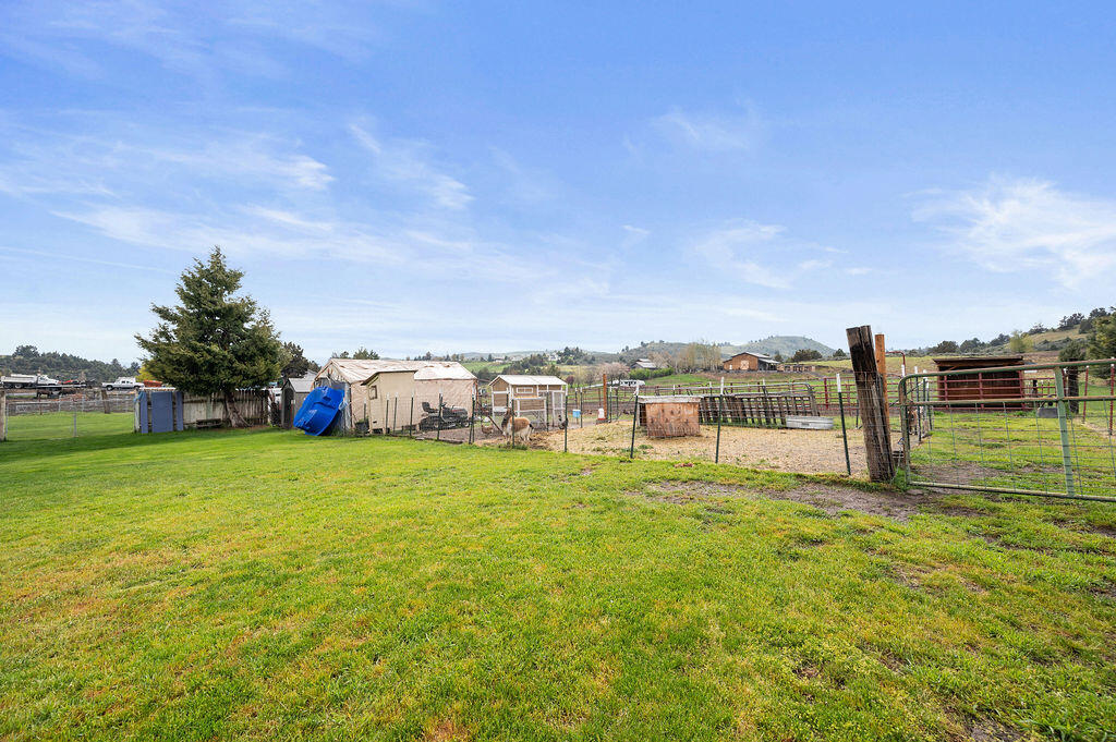 1840 Old Fort Road Klamath Falls, OR 97601 - Photo 26 of 49 DSC_9199
