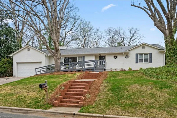 $289,900 | 800 Creekside Drive, High Point, NC 27262