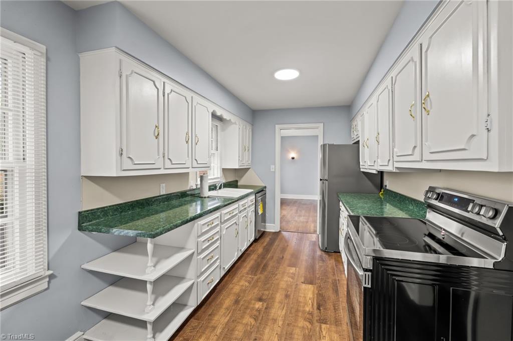 800 Creekside Drive High Point, NC 27262 - Photo 14 of 41