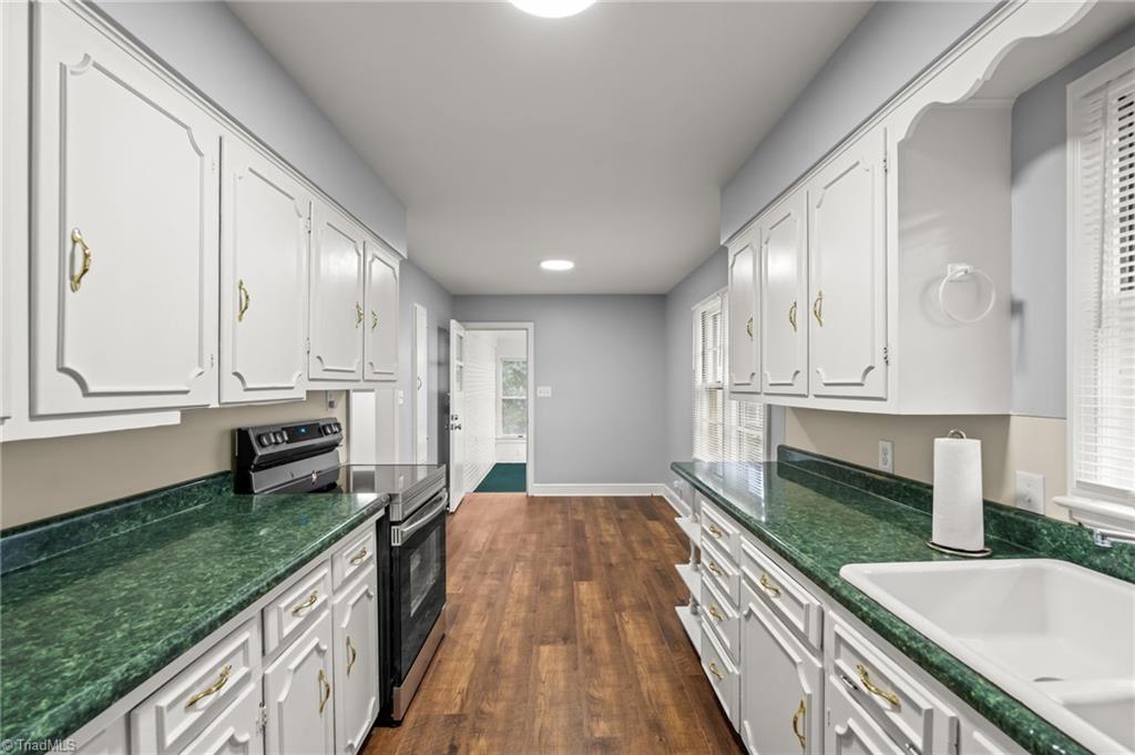 800 Creekside Drive High Point, NC 27262 - Photo 17 of 41