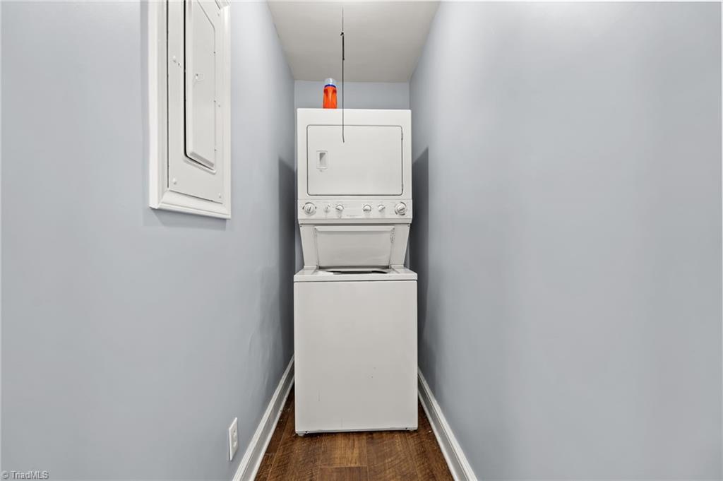 800 Creekside Drive High Point, NC 27262 - Photo 19 of 41