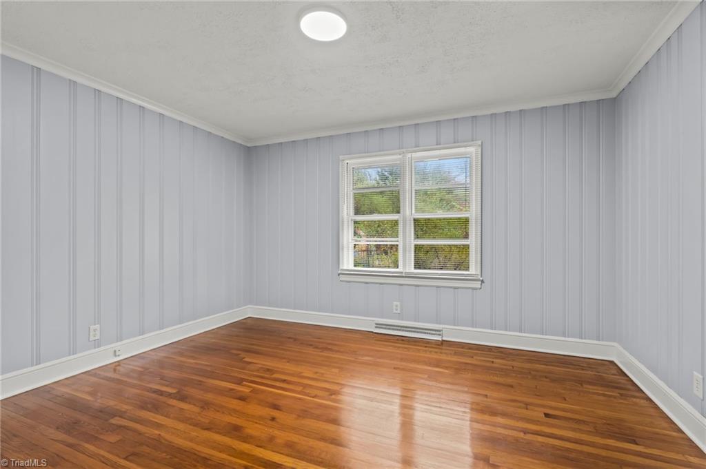 800 Creekside Drive High Point, NC 27262 - Photo 30 of 41