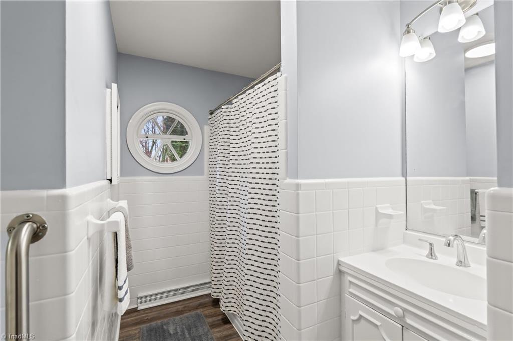 800 Creekside Drive High Point, NC 27262 - Photo 32 of 41