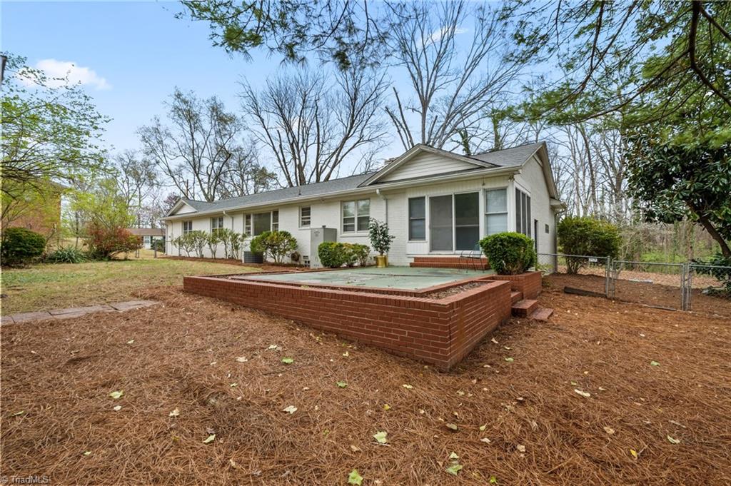 800 Creekside Drive High Point, NC 27262 - Photo 40 of 41