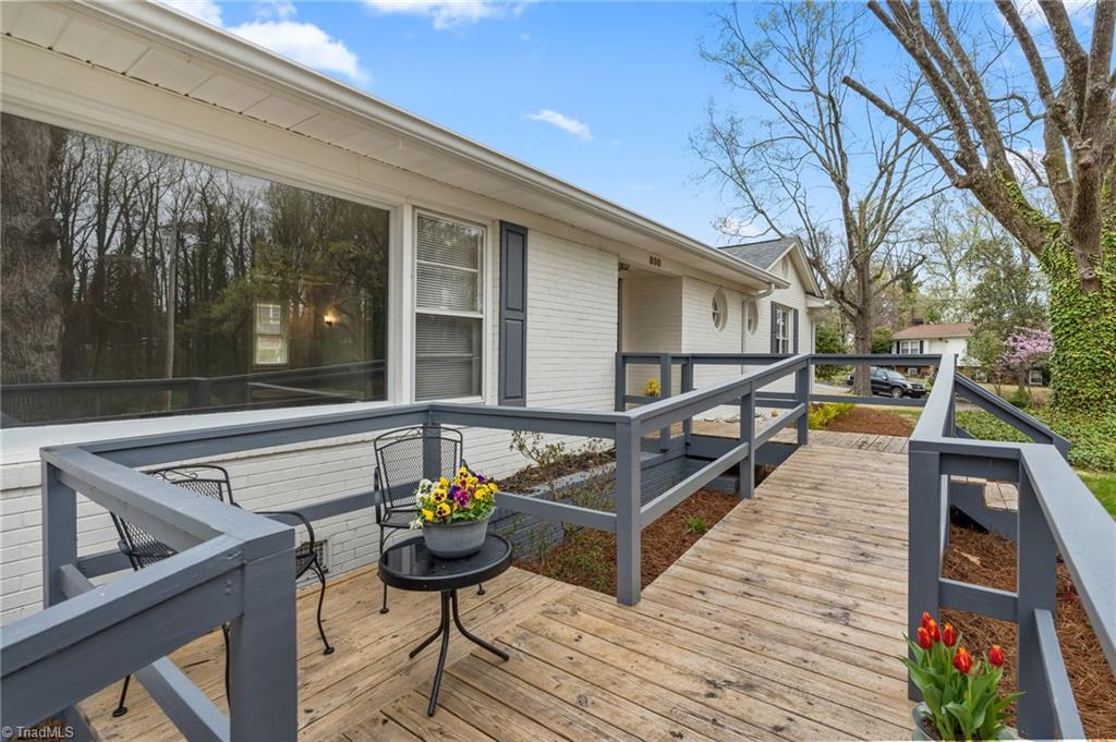 800 Creekside Drive High Point, NC 27262 - Photo 5 of 41