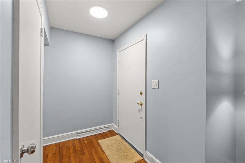 800 Creekside Drive High Point, NC 27262 - Photo 7 of 41