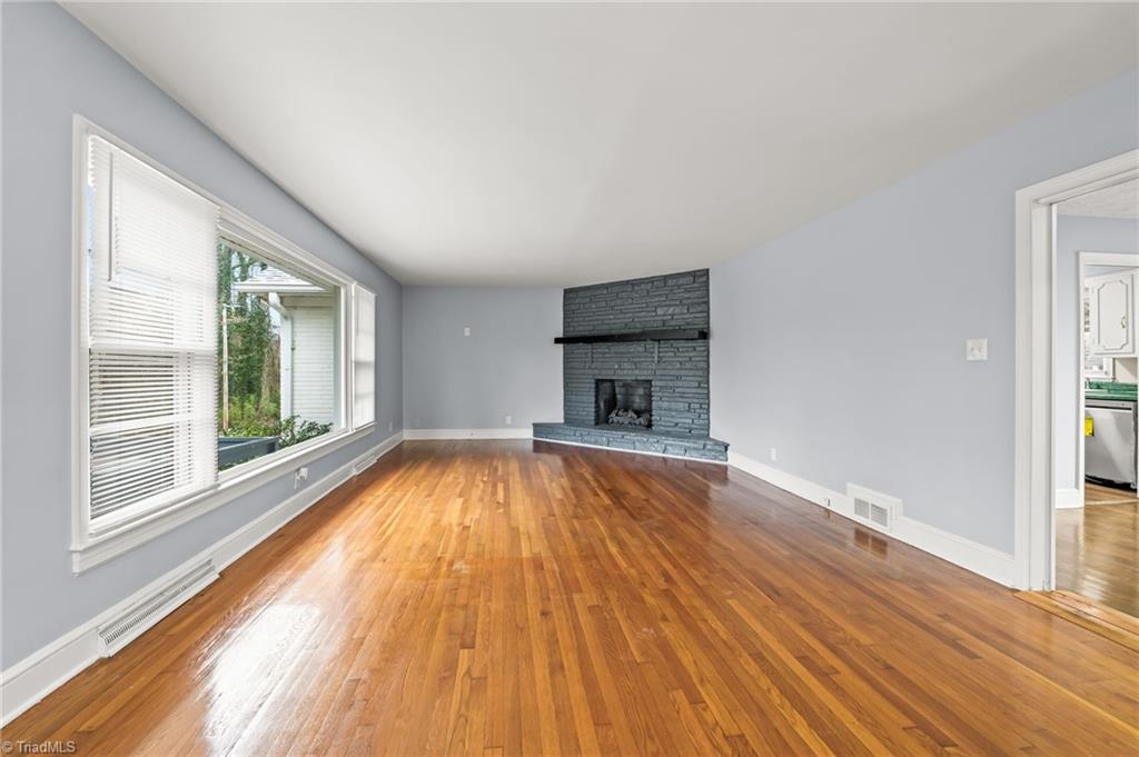 800 Creekside Drive High Point, NC 27262 - Photo 8 of 41