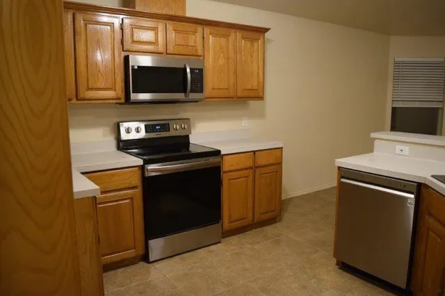 $1,900 | 1519 Misty Meadow Drive, Granbury, TX 76048