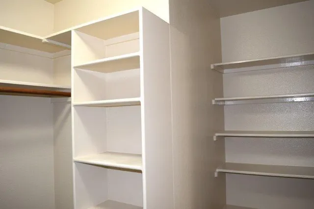 $1,900 | 1519 Misty Meadow Drive, Granbury, TX 76048