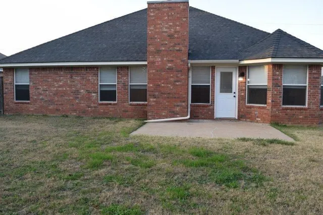 $1,900 | 1519 Misty Meadow Drive, Granbury, TX 76048