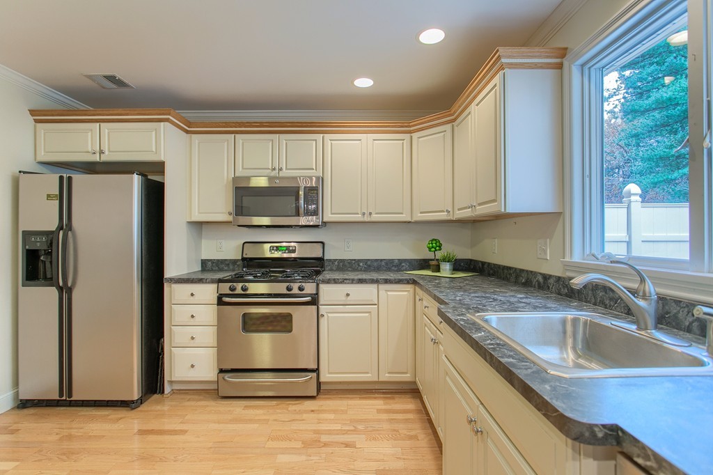 218 Rangeway Road, Unit 262 Billerica, MA 01862 - Photo 14 of 30