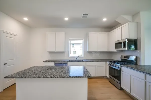 $2,100 | 300 Timber Brook Drive, Hutto, TX 78634