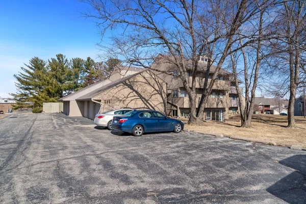 $120,000 | 218 Bienterra Trail, Unit 2B, Rockford, IL 61107