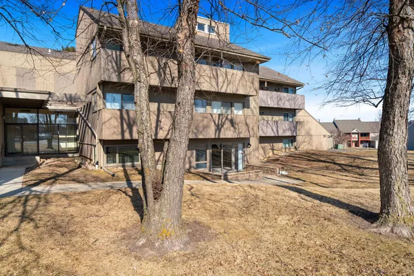 $120,000 | 218 Bienterra Trail, Unit 2B, Rockford, IL 61107